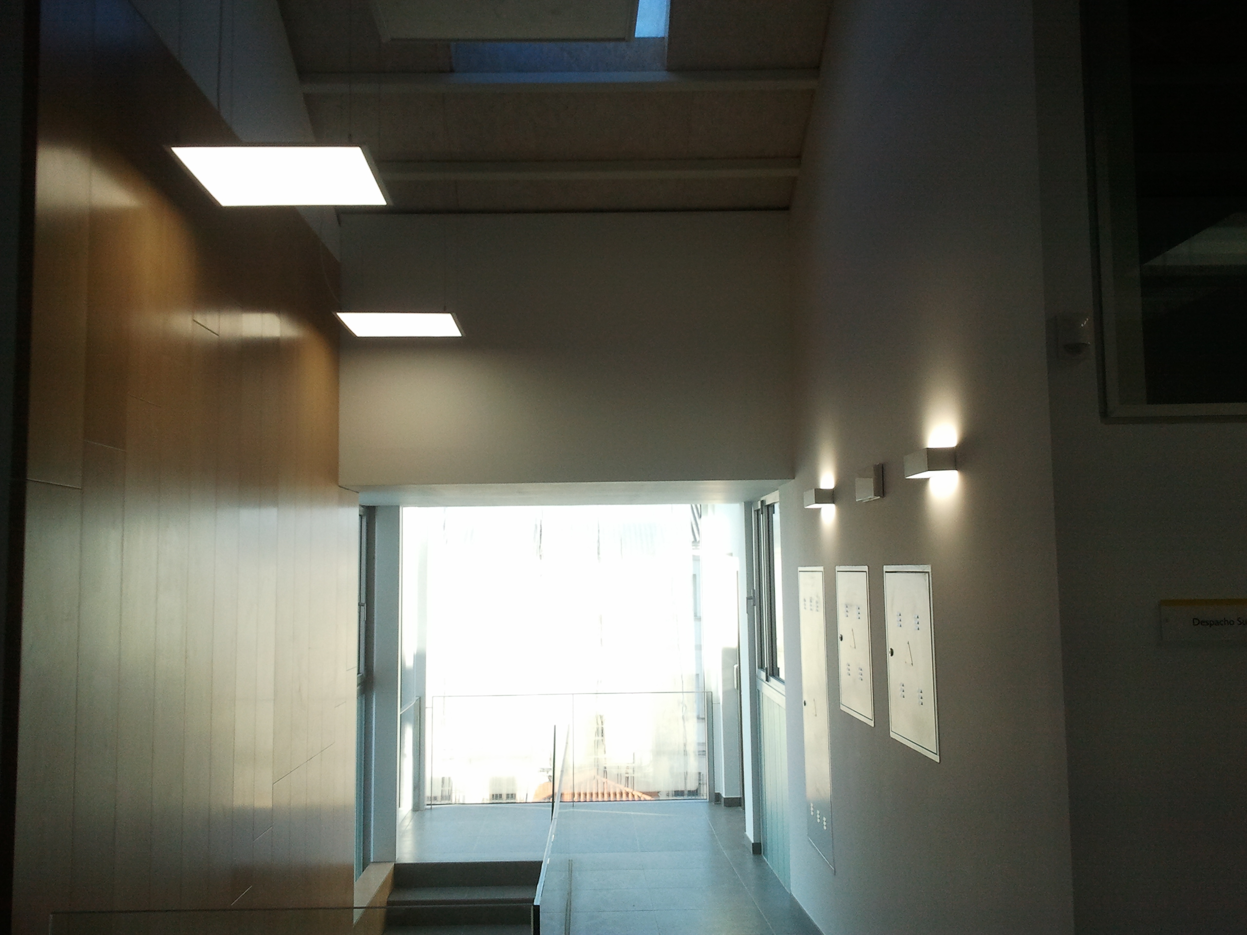 Instalación eléctrica en Casa Cuartel Guardia Civil de Ferrol